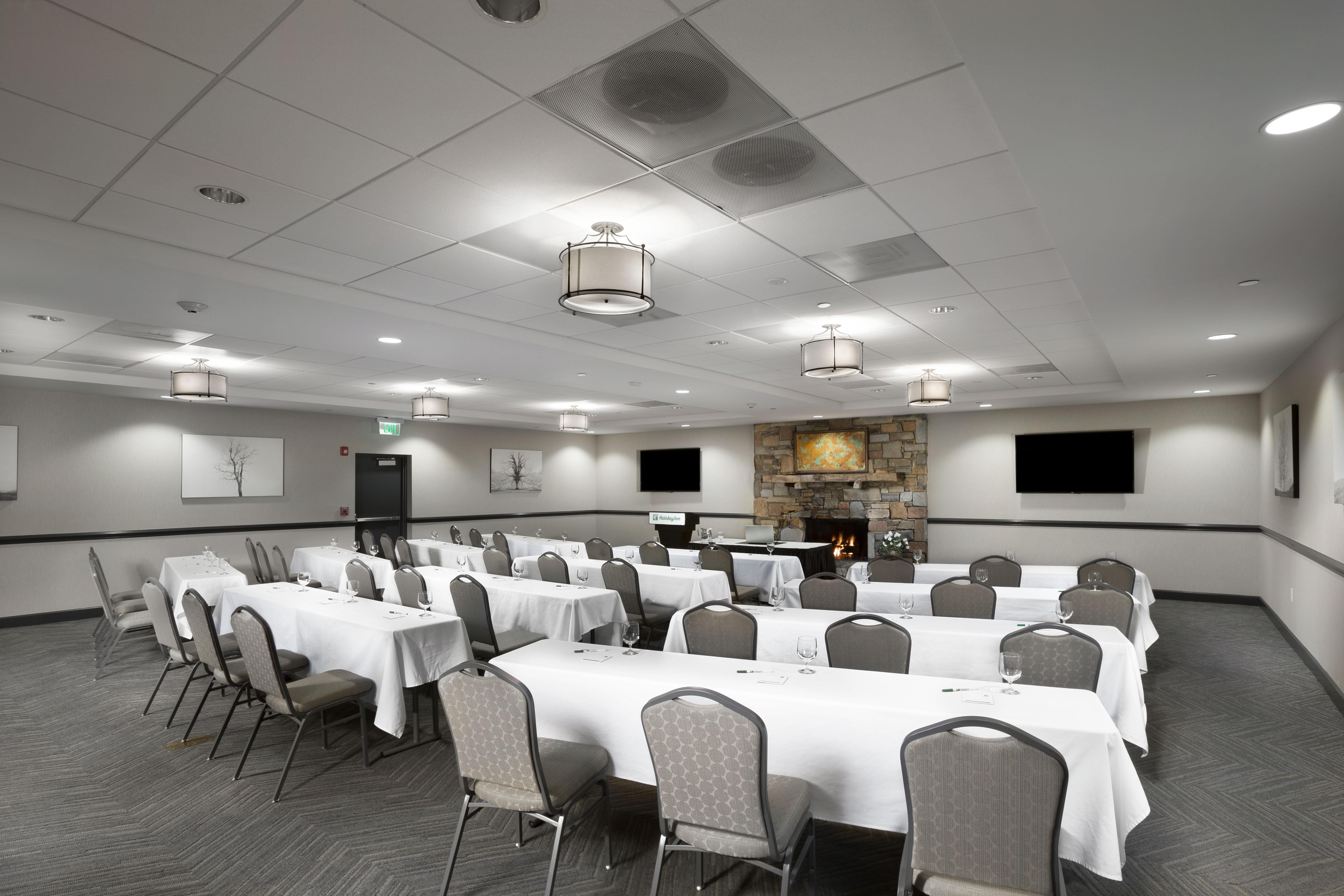 Holiday Inn Asheville East-Blue Ridge Pkwy By Ihg Ngoại thất bức ảnh