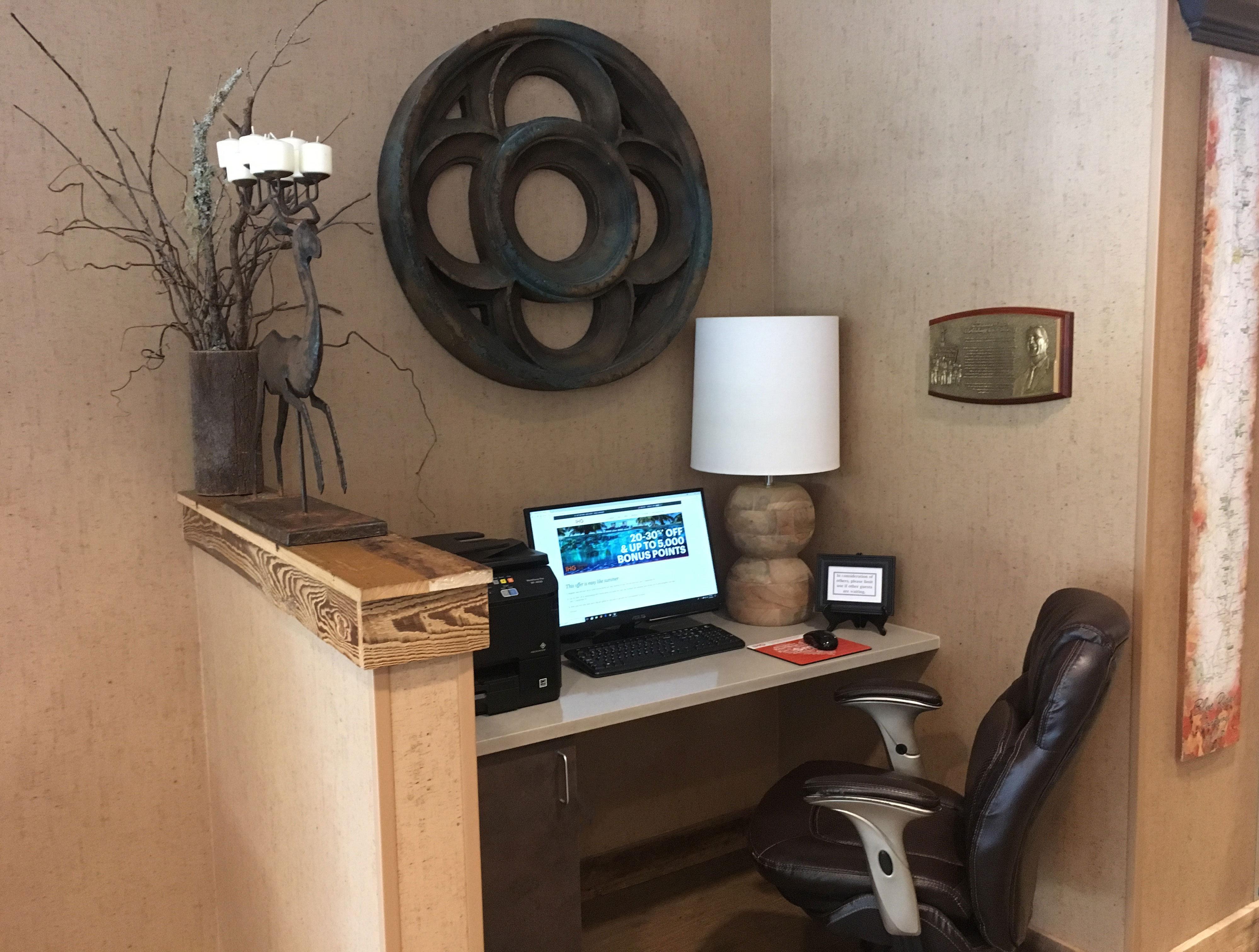 Holiday Inn Asheville East-Blue Ridge Pkwy By Ihg Ngoại thất bức ảnh