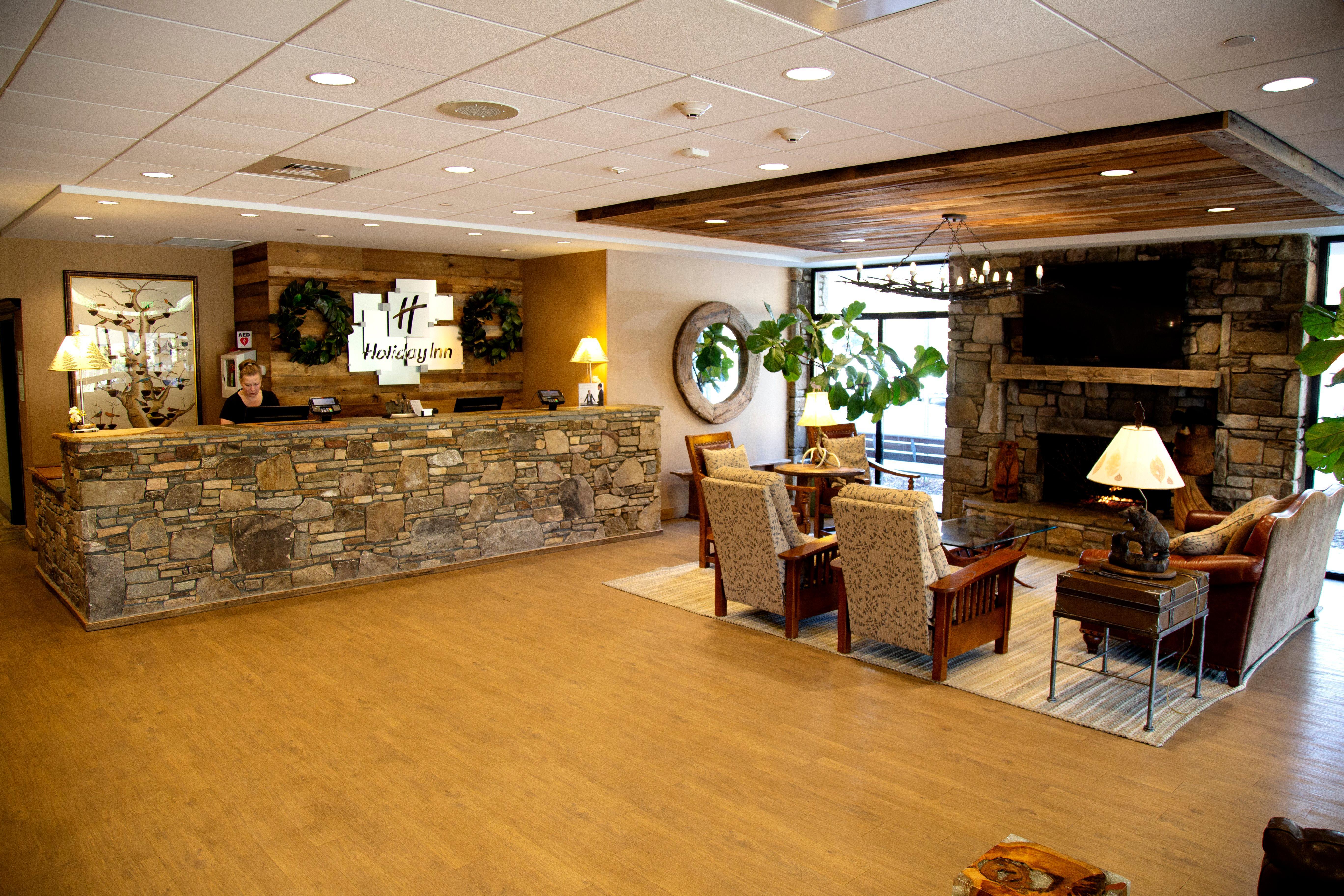 Holiday Inn Asheville East-Blue Ridge Pkwy By Ihg Ngoại thất bức ảnh