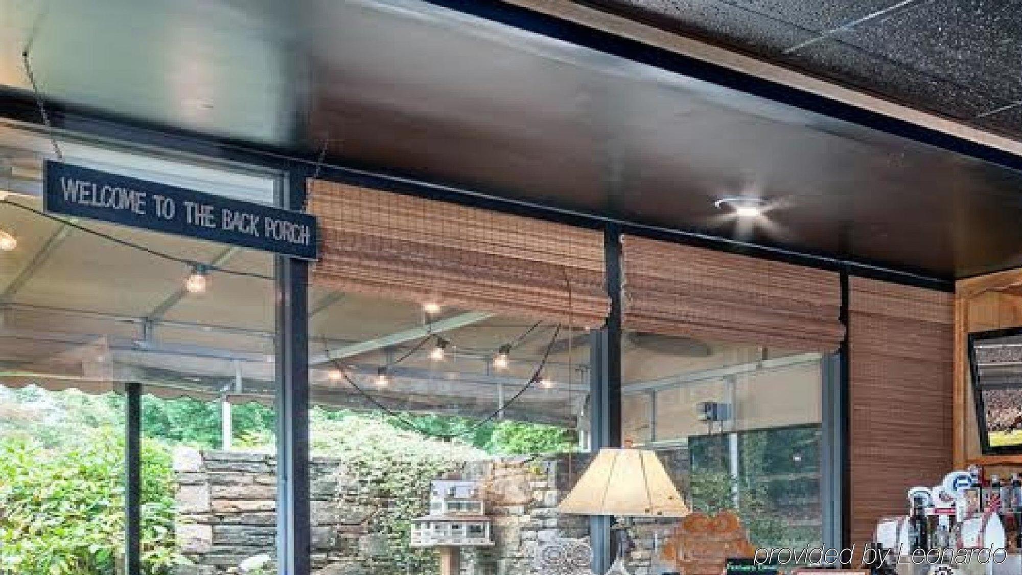 Holiday Inn Asheville East-Blue Ridge Pkwy By Ihg Ngoại thất bức ảnh