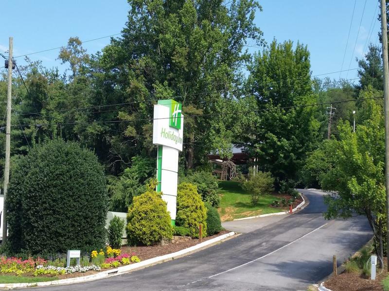 Holiday Inn Asheville East-Blue Ridge Pkwy By Ihg Ngoại thất bức ảnh