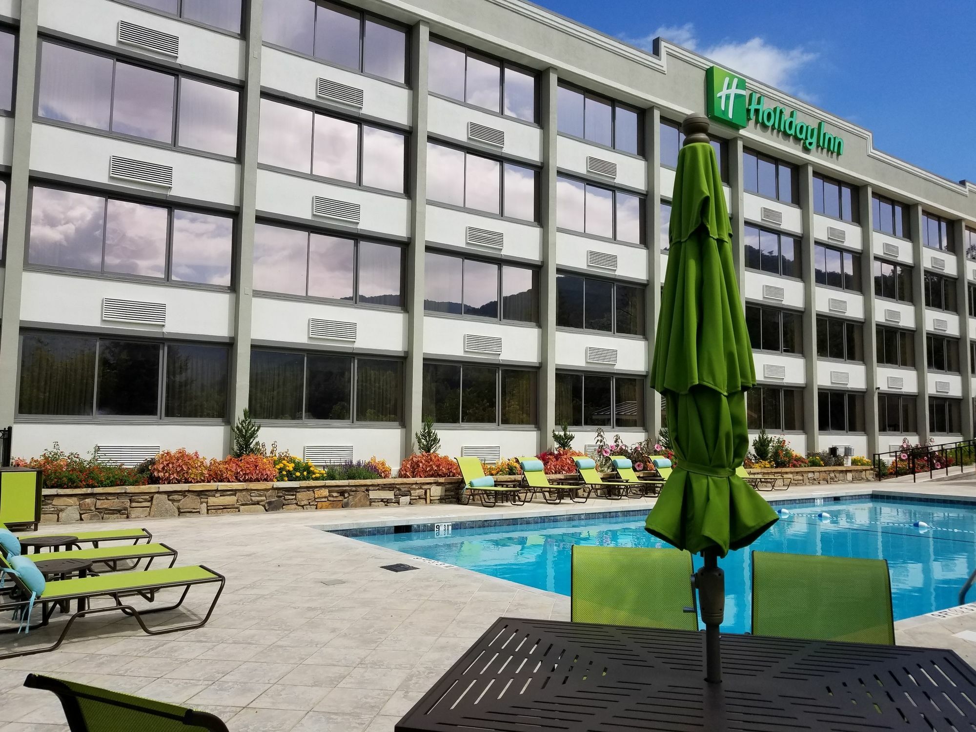 Holiday Inn Asheville East-Blue Ridge Pkwy By Ihg Ngoại thất bức ảnh